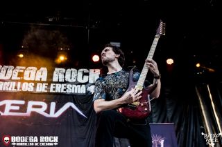 Carlos Z guitarrista de Xeria en el Bodega Rock en Valladolid