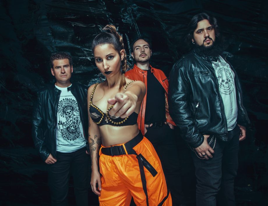 Foto promocional del single Fuego de Xeria metal melódico