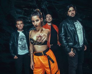 Xeria metal melódico foto promocional single Fuego